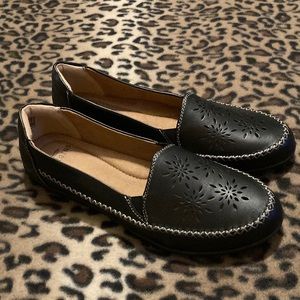 Earth Origins Loafers Women’s Size 11 W earth origins “Freya” Black Leather Shoe
